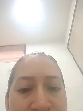 Snapshot of Dr_Edna_naughty chatting on 04.12.26 Dr Edna naughty online show from 04.12.26