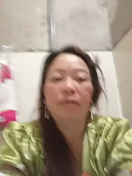 Snapshot of Yellow-pink chatting on 07.27.26 Yellow-pink online show from 07.27.26