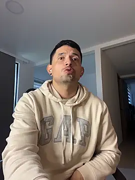 TroyeSavage online show from 04.04.26