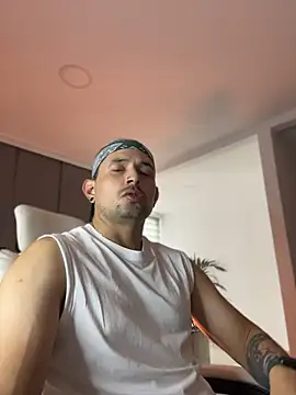 TroyeSavage online show from 04.14.26