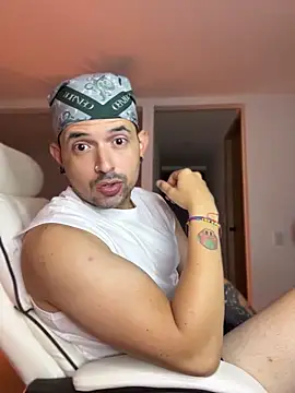 TroyeSavage online show from 04.15.26