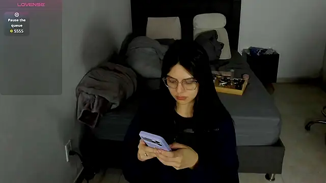 Cloebennet013 online show from 04.28.26