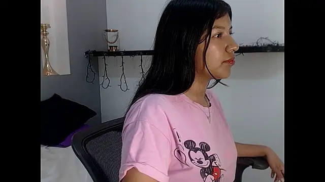 little caramel18 online show from 03.09.26