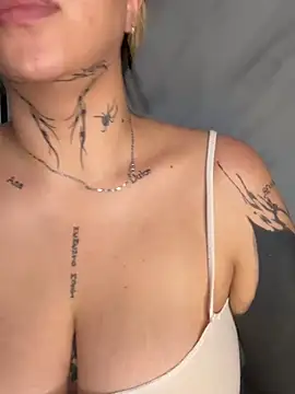 CarolQueen1  online show from 03.26.26