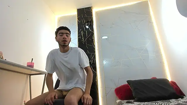 Valentin Lux online show from 03.16.26