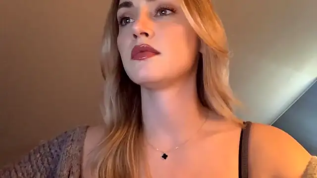 ScarlettSensitive online show from 04.14.26