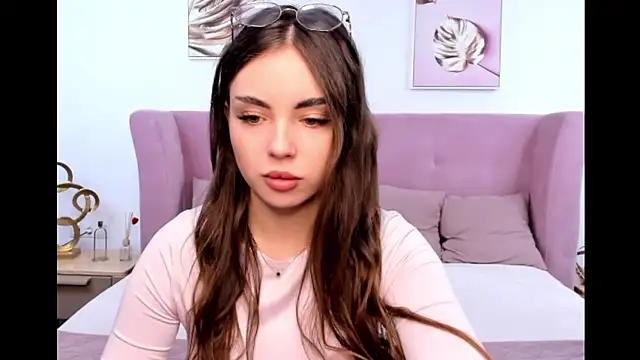 MyEvelin online show from 05.12.26