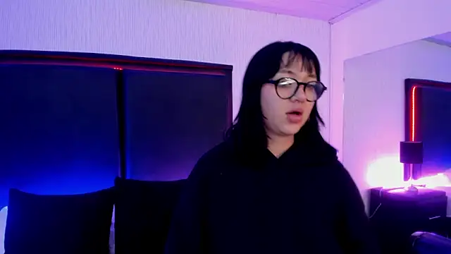 Snapshot of LilithBluum chatting on 06.16.26 LilithBluum online show from 06.16.26