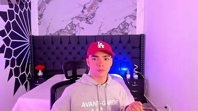 NicoKinggs  online show from 04.28.26