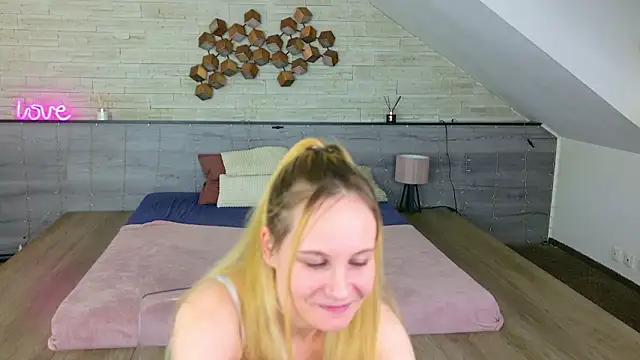 IceBlueBabe online show from 03.17.26