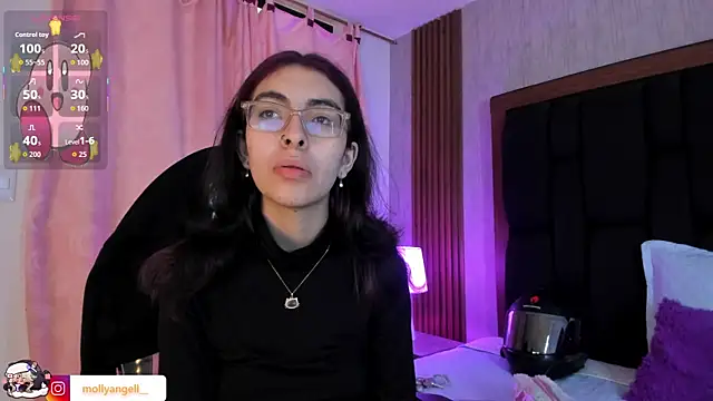Molly A online show from 06.05.26
