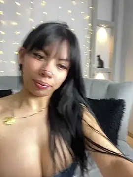 Snapshot of Queen_Chanel_XXX chatting on 05.26.26 Queen Chanel XXX online show from 05.26.26