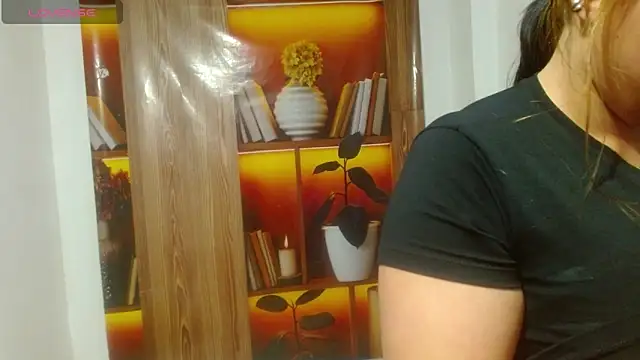 Snapshot of linazaenz chatting on 03.13.26 linazaenz online show from 03.13.26