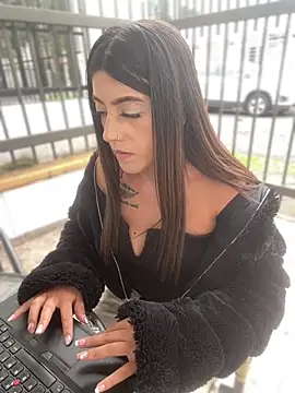 Electra Pinkk online show from 04.15.26