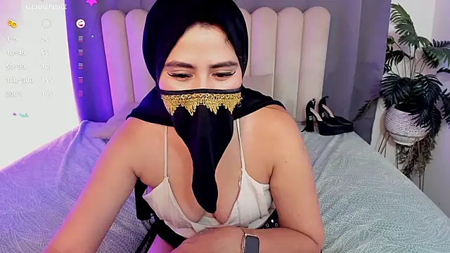 Snapshot of bahiya_aziz chatting on 05.15.26 bahiya aziz online show from 05.15.26