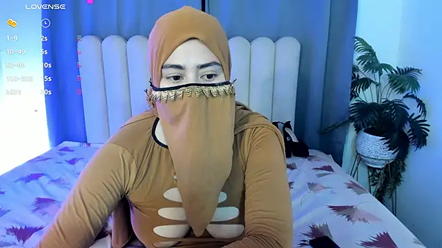 Snapshot of bahiya_aziz chatting on 05.20.26 bahiya aziz online show from 05.20.26