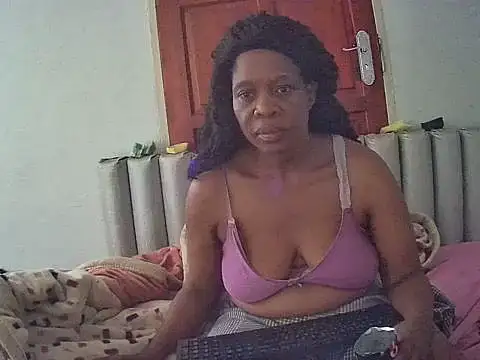 JoycyQueen online show from 03.25.26