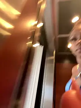 essencecora online show from 03.18.26