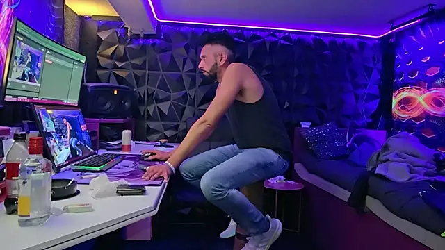 Snapshot of public_streamer chatting on 03.14.26 public streamer online show from 03.14.26