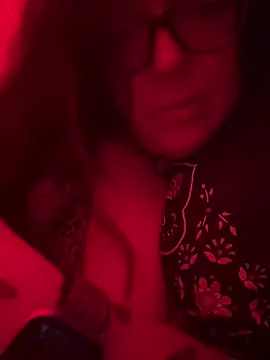 Astrid XOXO online show from 03.12.26