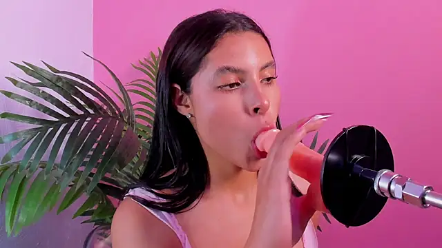 Lia owenss online show from 04.21.26