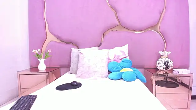 LaurendPink online show from 03.26.26