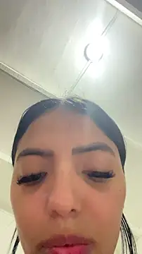 sylphiee  online show from 04.05.26