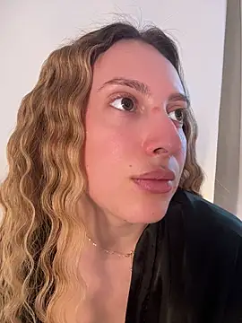 EvaRyen  online show from 04.15.26