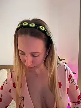 EvaRyen  online show from 04.29.26