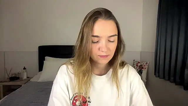 Snapshot of RoxyWet chatting on 07.18.26 RoxyWet online show from 07.18.26