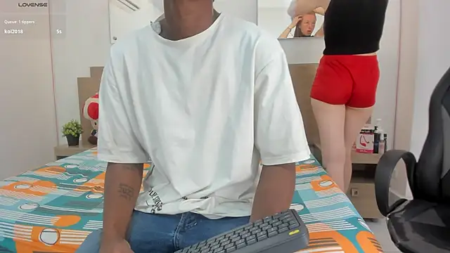 Ebony N Blonde online show from 05.08.26