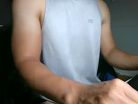 Snapshot of ZhangQing95 chatting on 03.20.26 ZhangQing95 online show from 03.20.26