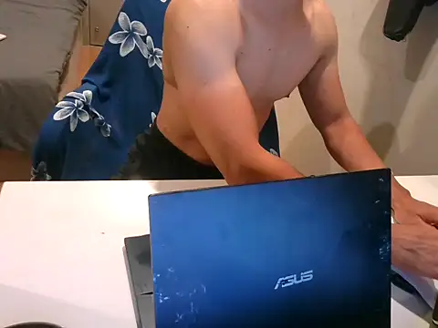 Snapshot of ZhangQing95 chatting on 03.22.26 ZhangQing95 online show from 03.22.26