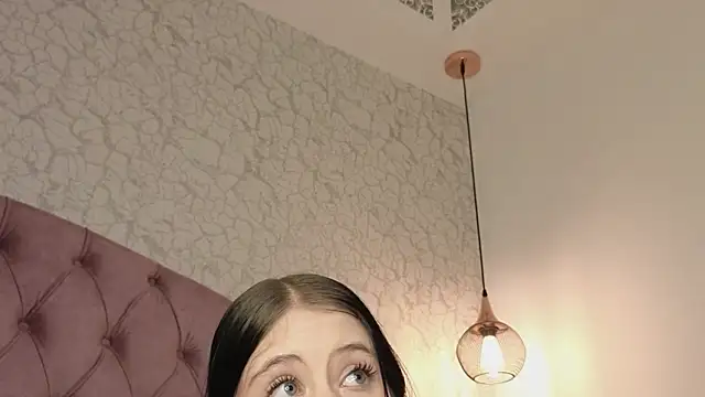 saraa joness  online show from 03.14.26