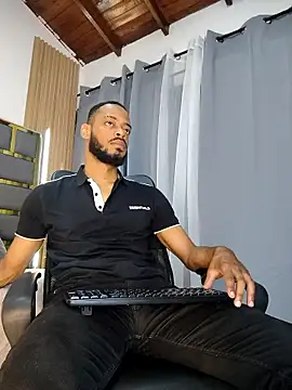 Oliver bigblack cock online show from 04.25.26