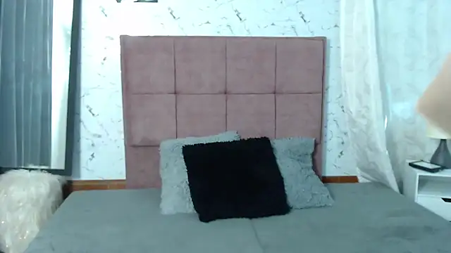 Daniela Lunax online show from 04.02.26