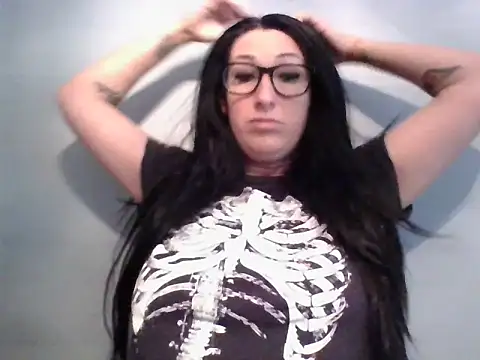 TheVictoriaWolf online show from 04.03.26
