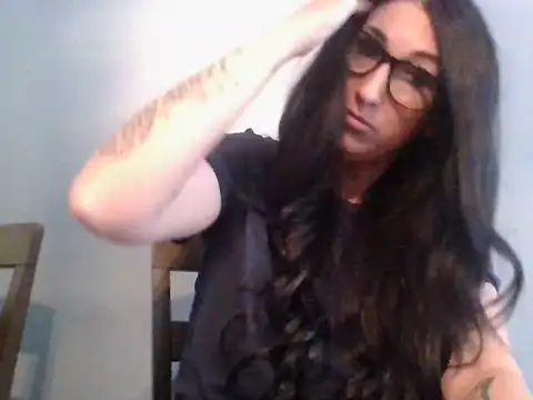 TheVictoriaWolf online show from 04.04.26
