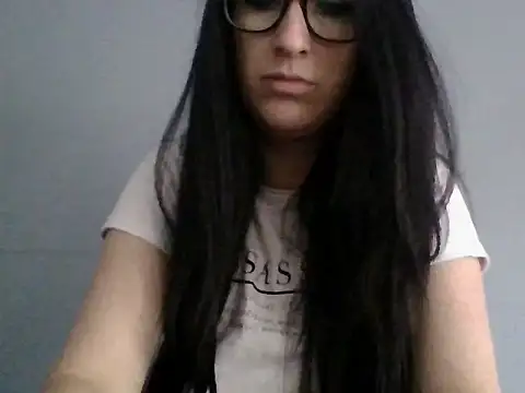 TheVictoriaWolf online show from 04.13.26