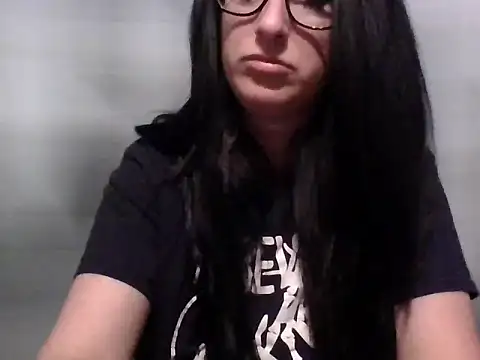 TheVictoriaWolf online show from 04.18.26