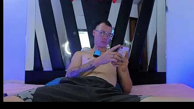 latinlove2005 online show from 03.26.26