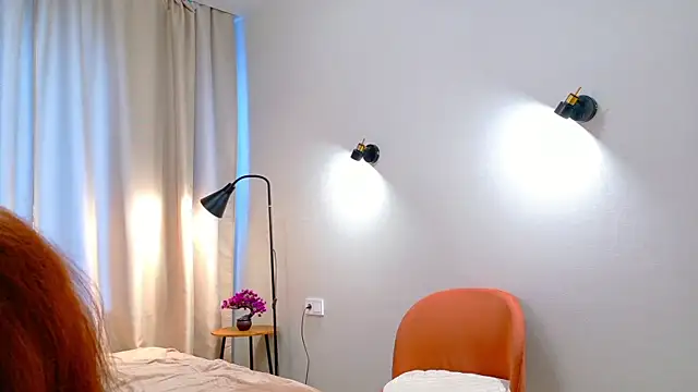 HoneyPetite online show from 04.11.26