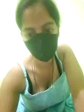 Snapshot of nidhiyadav00 chatting on 04.21.26 nidhiyadav00 online show from 04.21.26