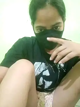Snapshot of nidhiyadav00 chatting on 05.02.26 nidhiyadav00 online show from 05.02.26