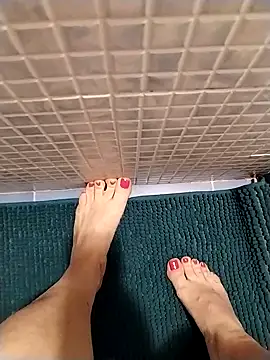 Snapshot of feetandcock85 chatting on 03.13.26 feetandcock85 online show from 03.13.26