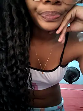 Snapshot of marialuiza2027 chatting on 07.21.26 marialuiza2027 online show from 07.21.26