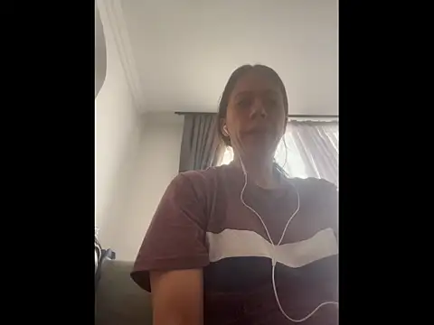 Snapshot of ItsAmara chatting on 06.15.26 ItsAmara online show from 06.15.26