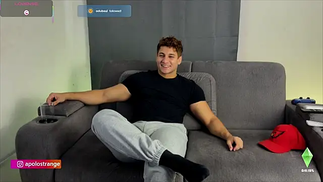 Snapshot of apolo_strange chatting on 04.19.26 apolo strange online show from 04.19.26