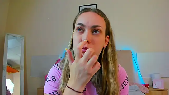 MelanieCuty online show from 07.09.26