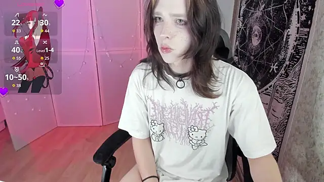 Snapshot of Simochka_w chatting on 06.17.26 Simochka w online show from 06.17.26